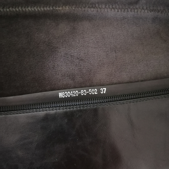 Regarde Women's Wedge Heel Black Boots - Picture 6 of 8